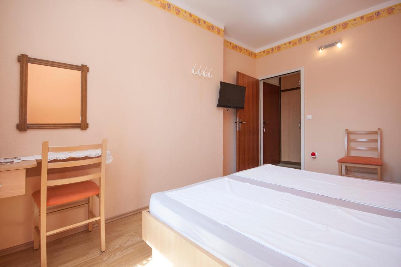 Villa Daniela Brodarica  Szoba fotó